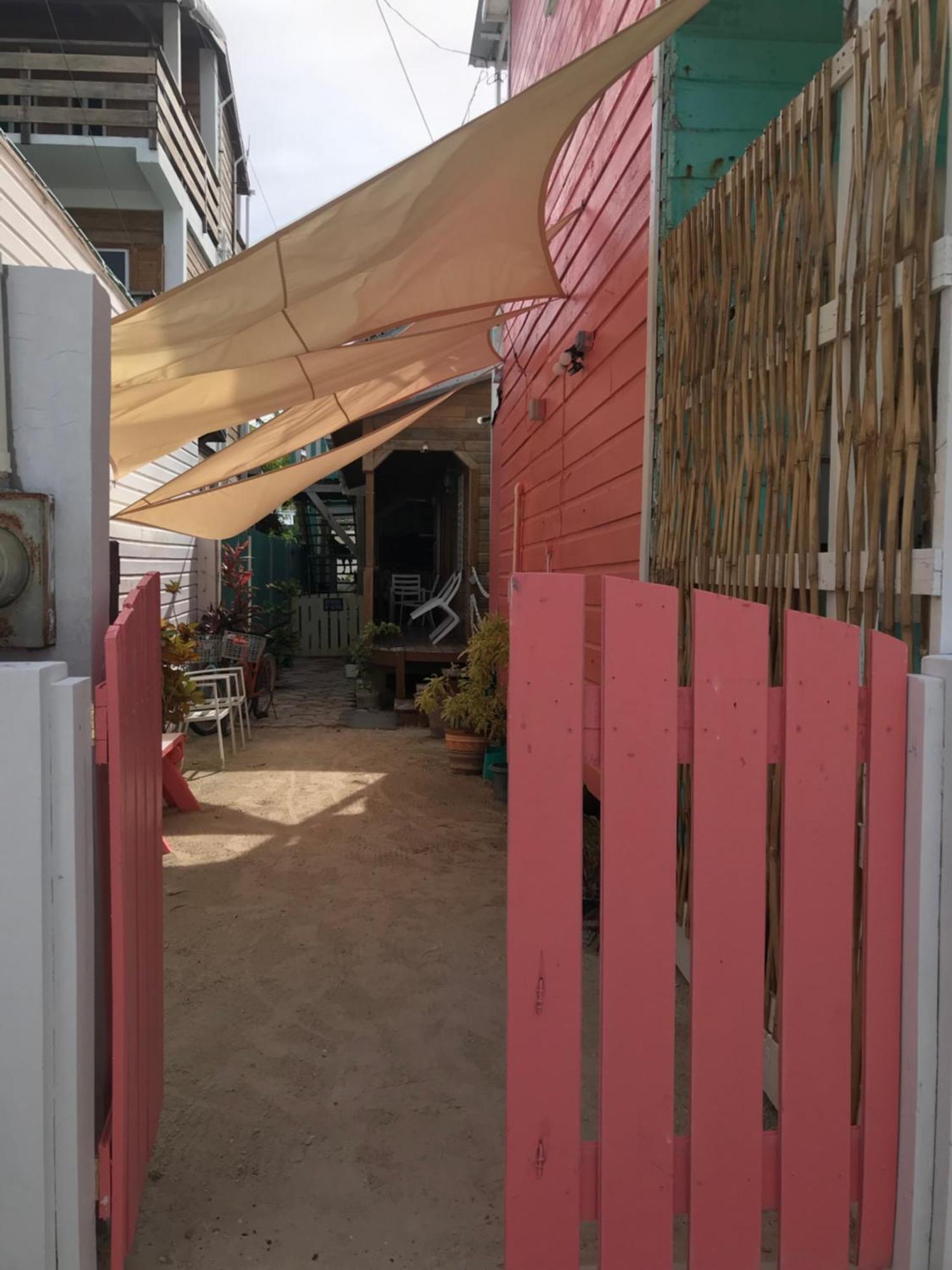 Chila'S Accommodations Caye Caulker Bagian luar foto
